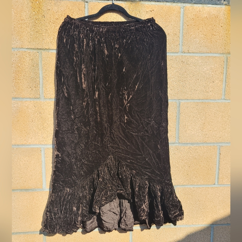 Elegant Brown Velvet Skirt